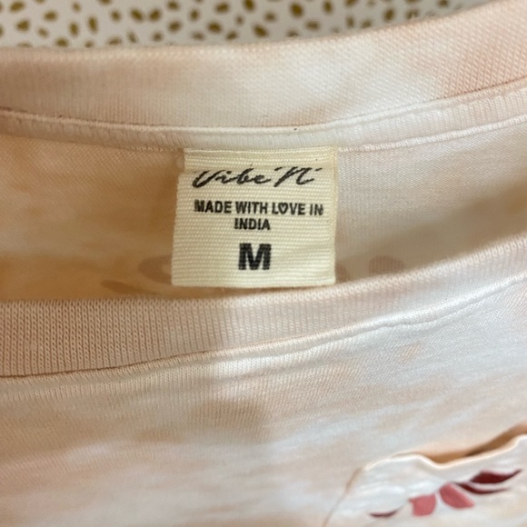 Vibe N’ Cropped T (Size M) - Picture 3 of 3